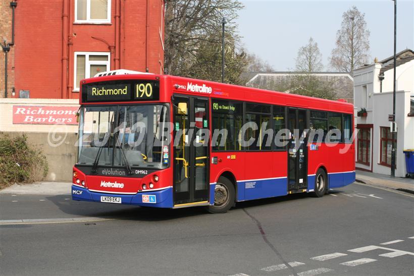 DM962